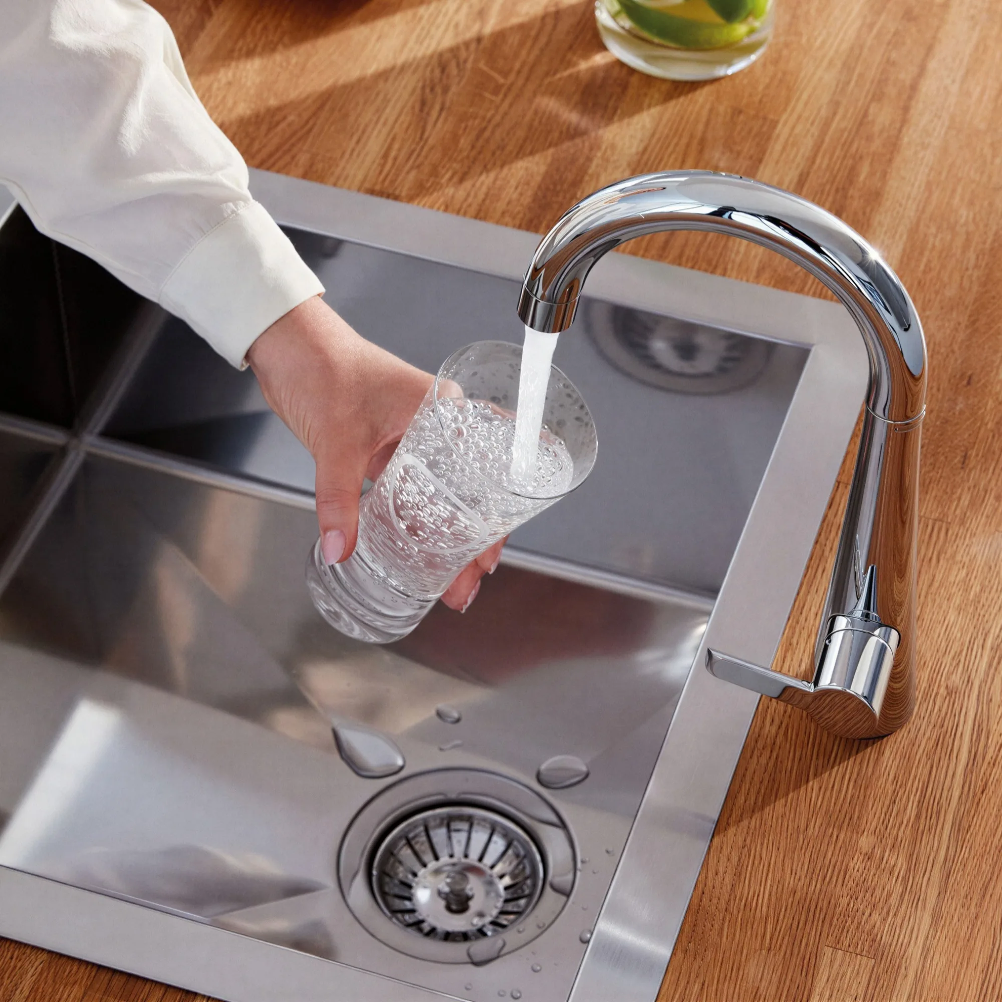 Service d’un verre d’eau filtrée